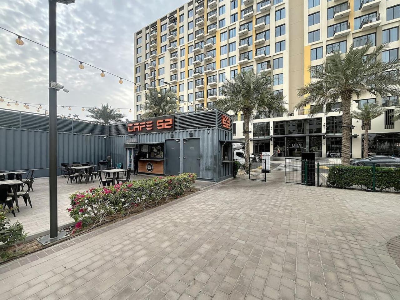 Tower - Peaceful One Bedroom In Townsquare Apartment Dubai
