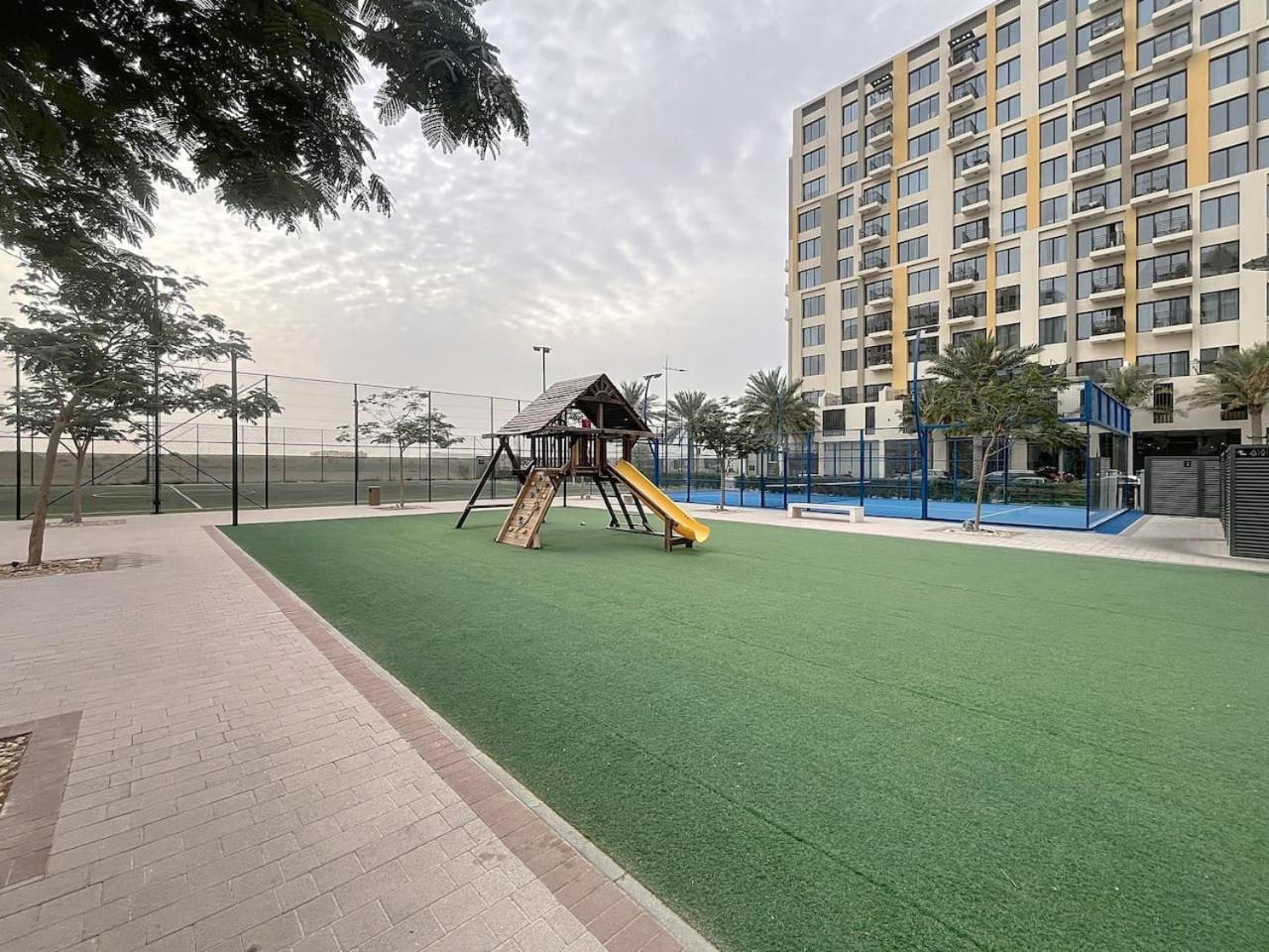 Tower - Peaceful One Bedroom In Townsquare Apartment
