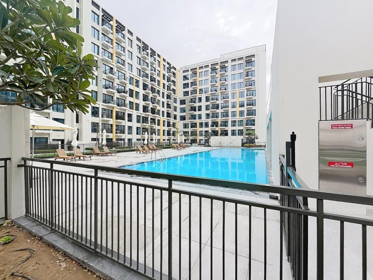 Tower - Peaceful One Bedroom In Townsquare Apartment Dubai